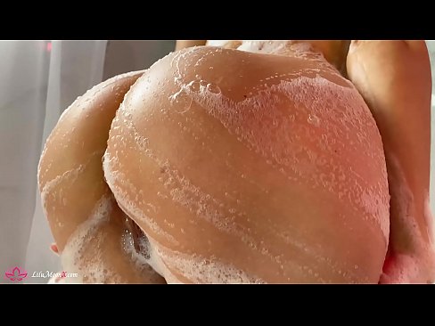 ❤️ Brunette o ipholla litho tsa botona kapa botšehali ho li khotsofatsa Pussy e nang le Vibrator ho ea ho Intense Orgasm in Shower ❤❌  ❌️
